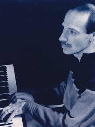 Doug Lalli performing
